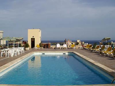 The Crown Hotel บูกิบบา ภายนอก รูปภาพ
