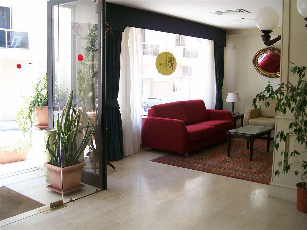 The Crown Hotel บูกิบบา ภายนอก รูปภาพ